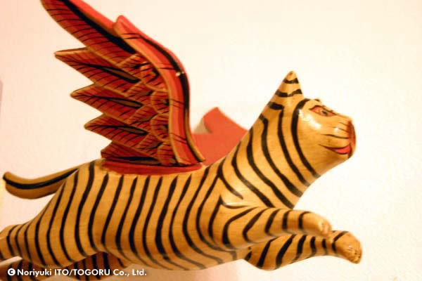翼のある虎の民芸品